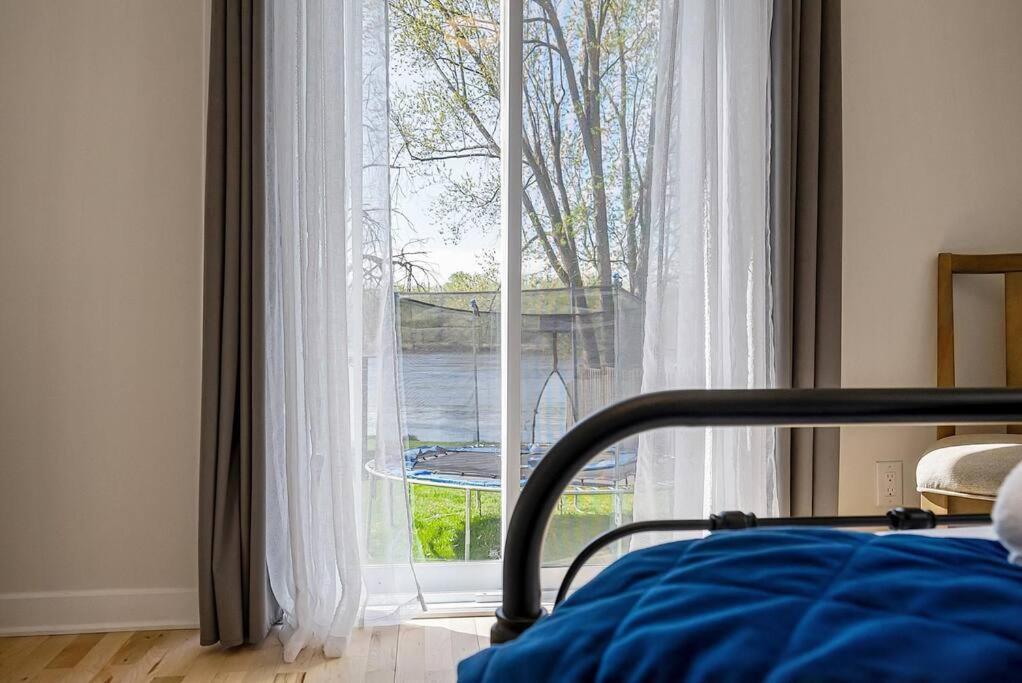 La Riviera - Cottage In The City Гатіно Екстер'єр фото