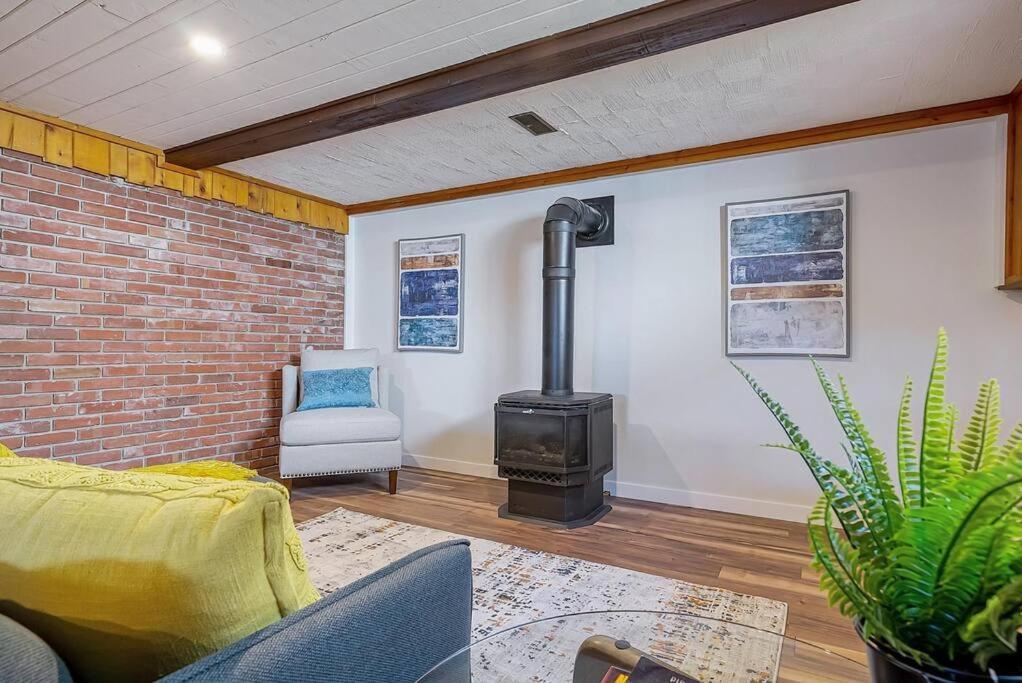 La Riviera - Cottage In The City Гатіно Екстер'єр фото