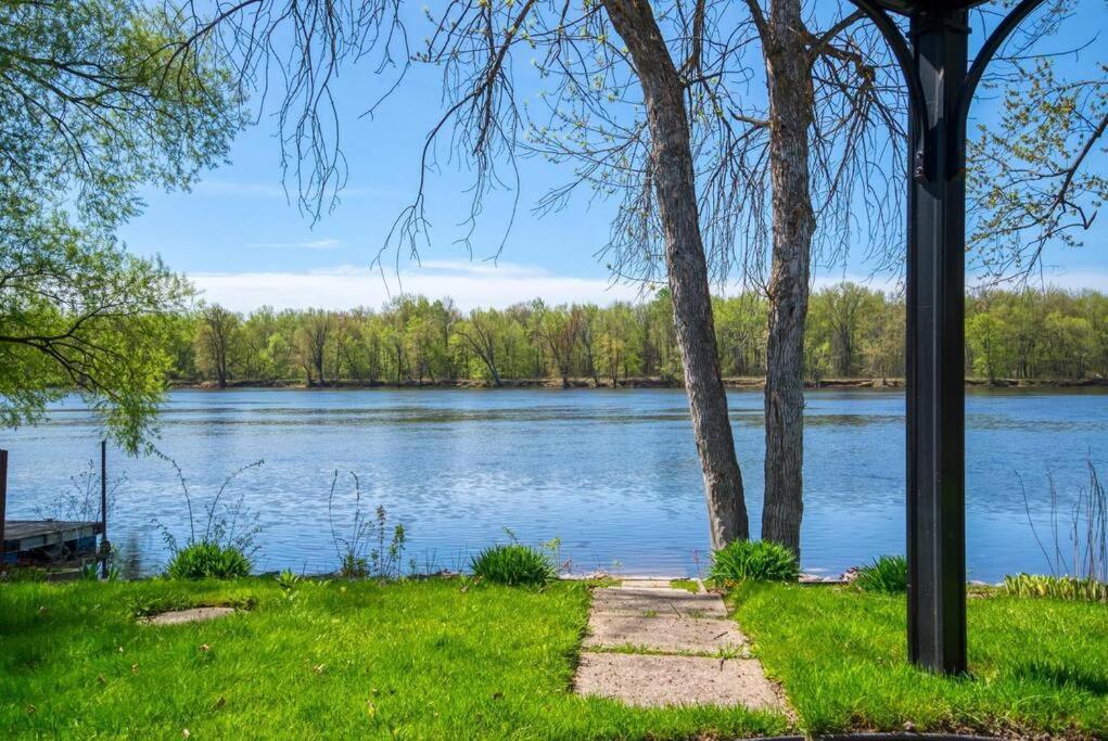 La Riviera - Cottage In The City Гатіно Екстер'єр фото